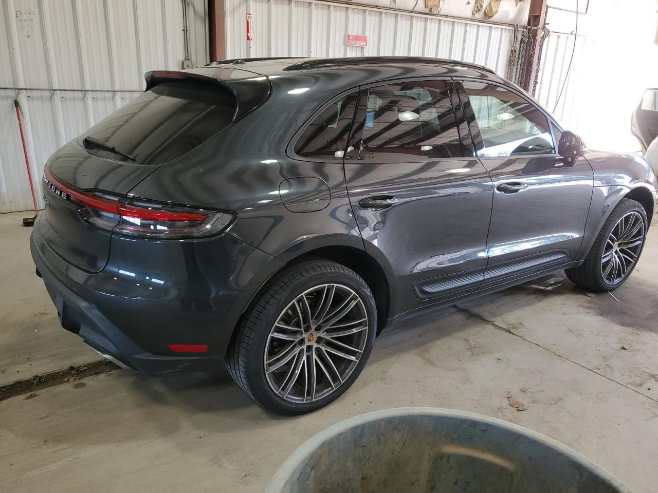 2024 Porsche Macan - Image 3