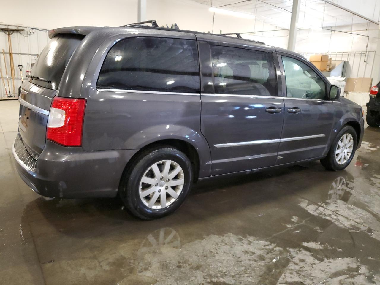 2015 Chrysler Town & Country - Image 3