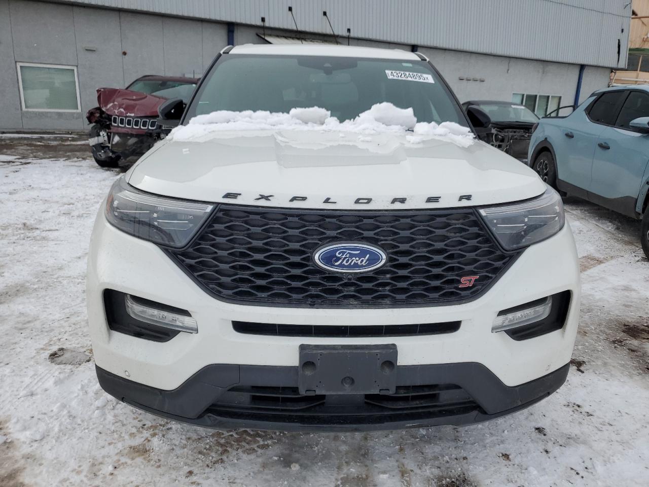 2022 Ford Explorer - Image 5