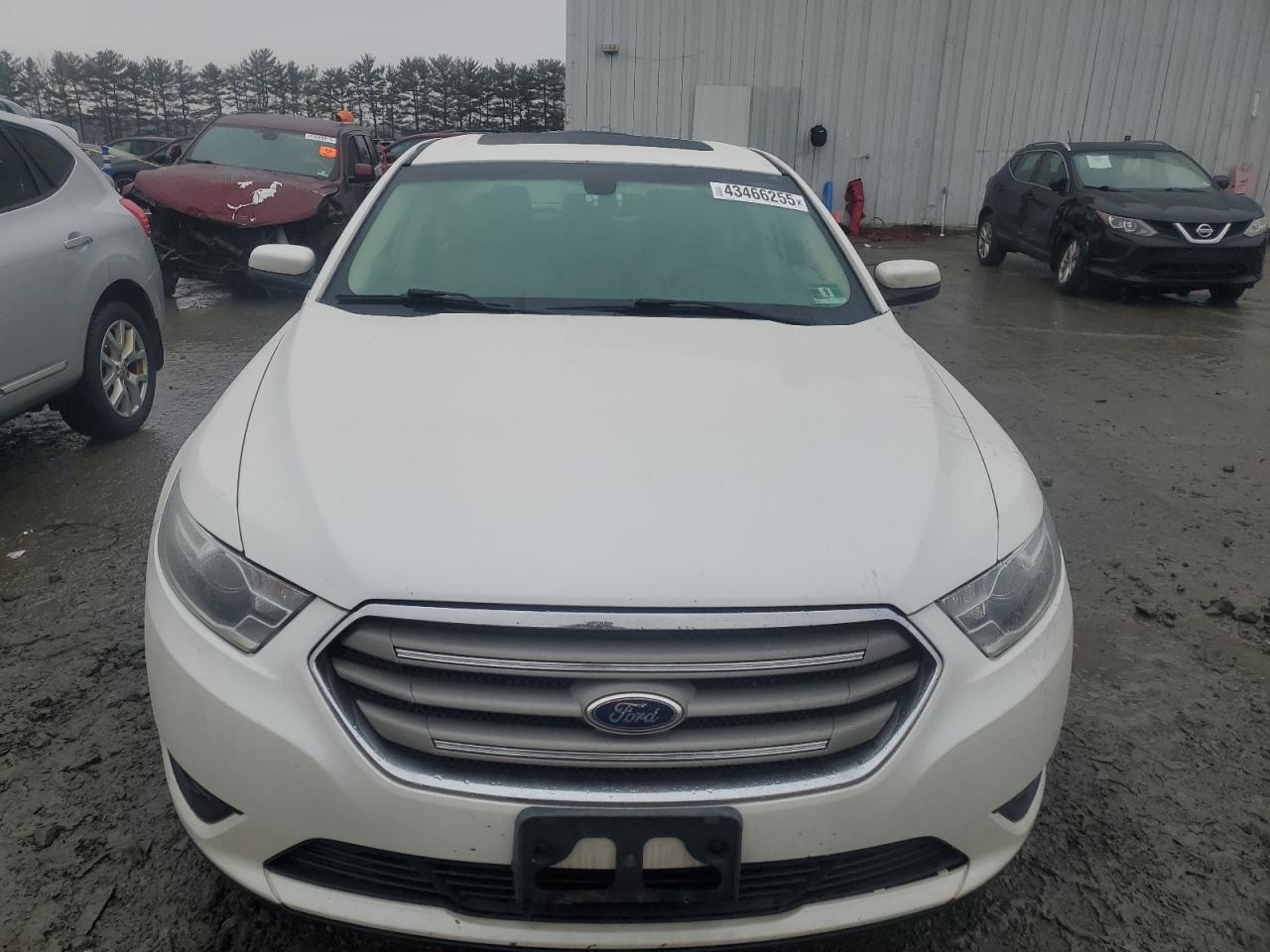 2014 Ford Taurus - Image 5