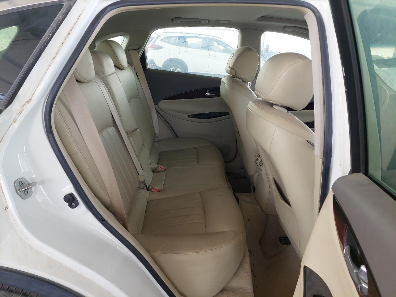 JNRBJ0HRXFM260495 - 2015 INFI QX50 - #43092095