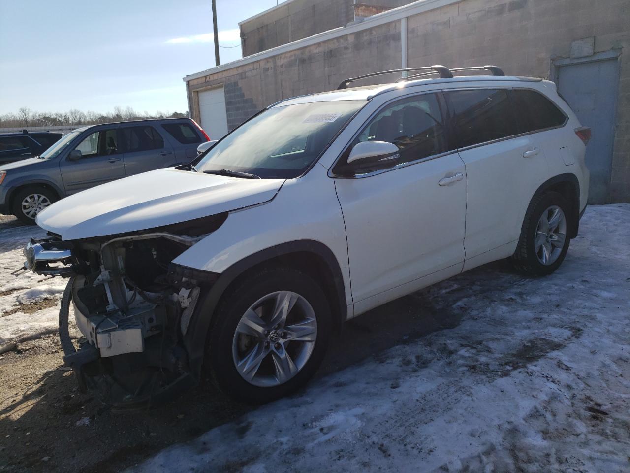 2016 Toyota Highlander - Image 1