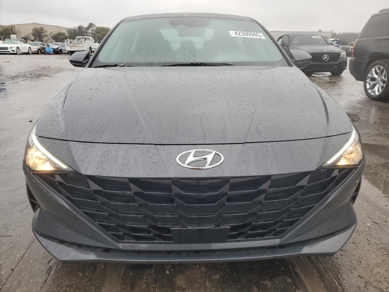 2023 Hyundai Elantra - Image 5