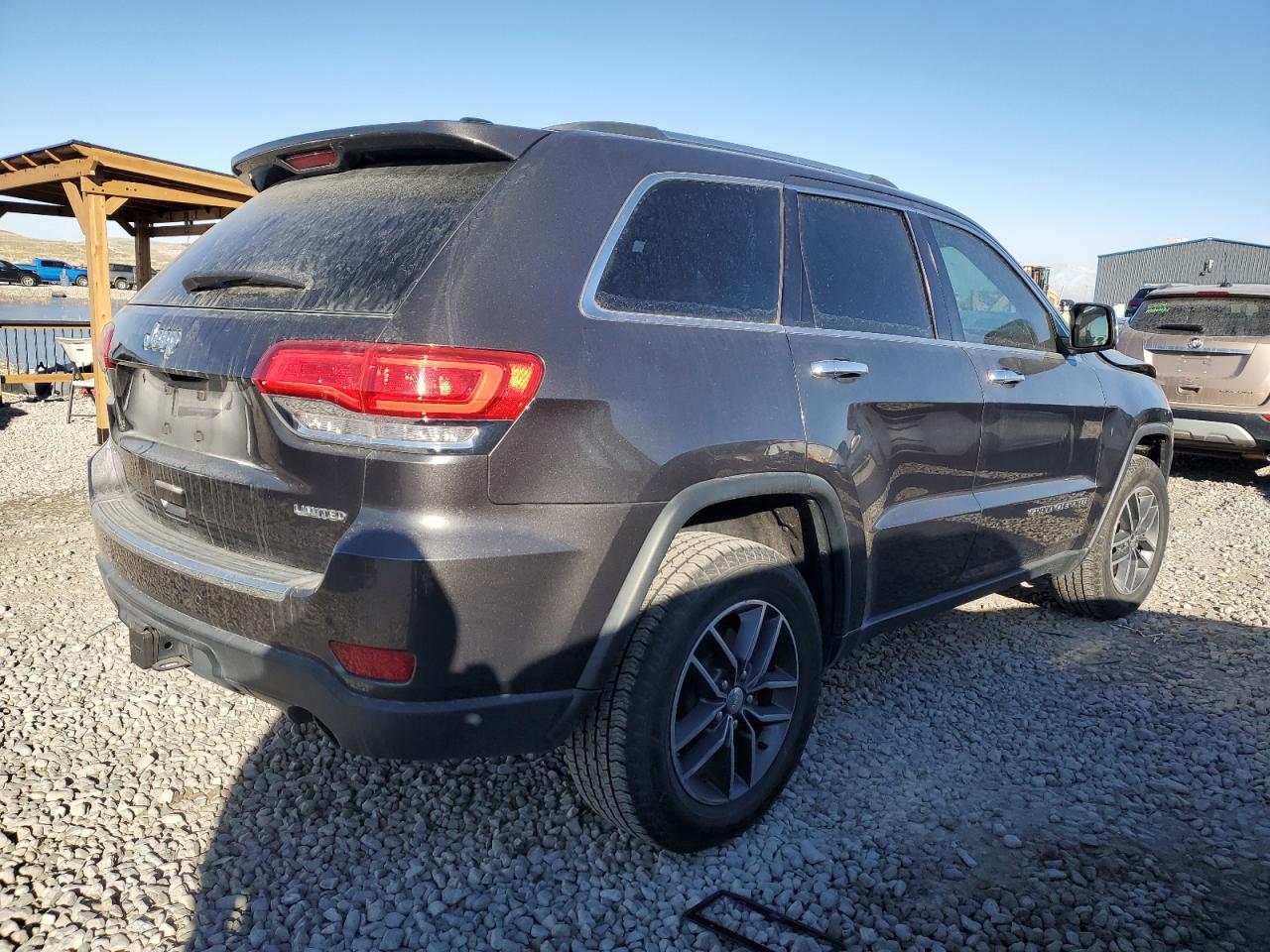 2017 Jeep Grand Cherokee - Image 3
