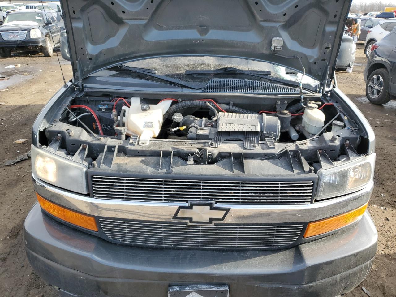 2014 GMC Savana - Image 12