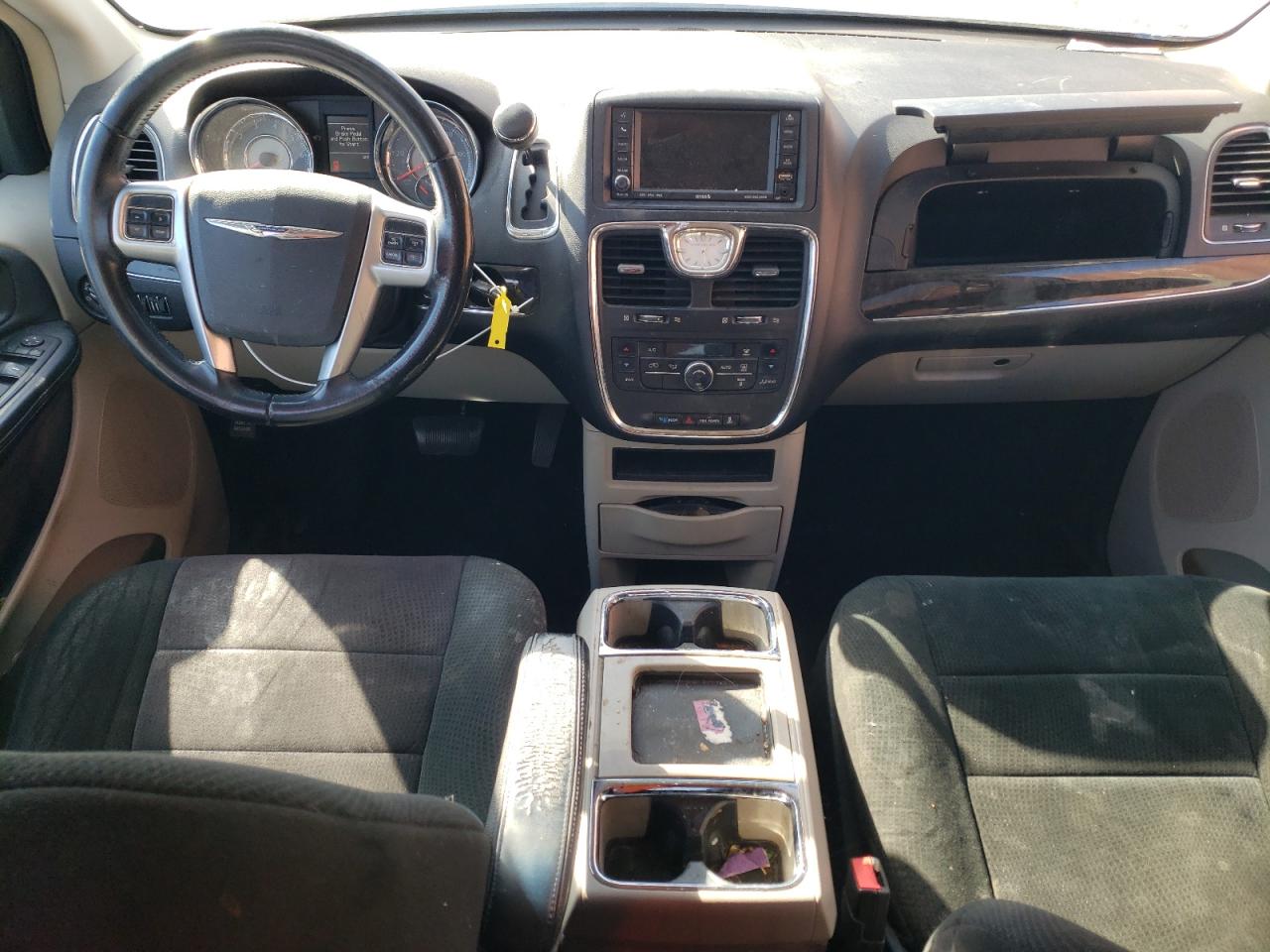 2011 Chrysler Town & Country - Image 8