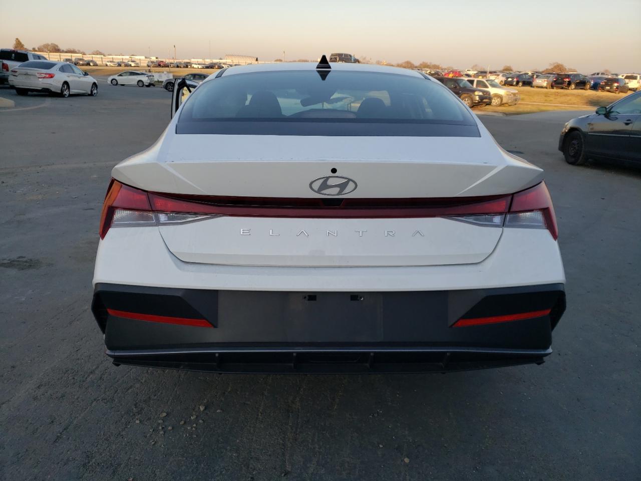 2024 Hyundai Elantra - Image 6