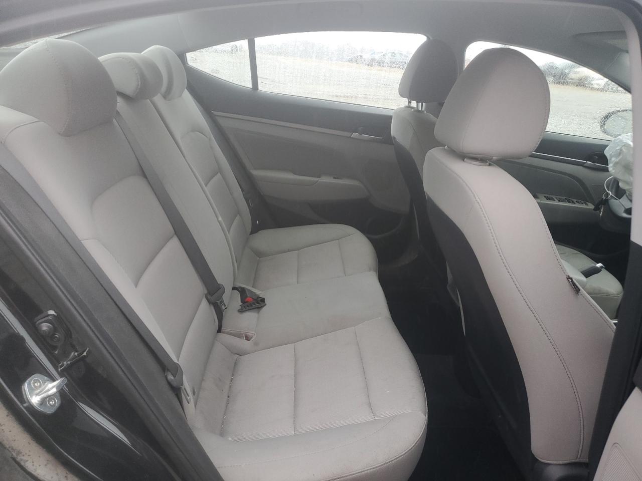 2018 Hyundai Elantra - Image 10