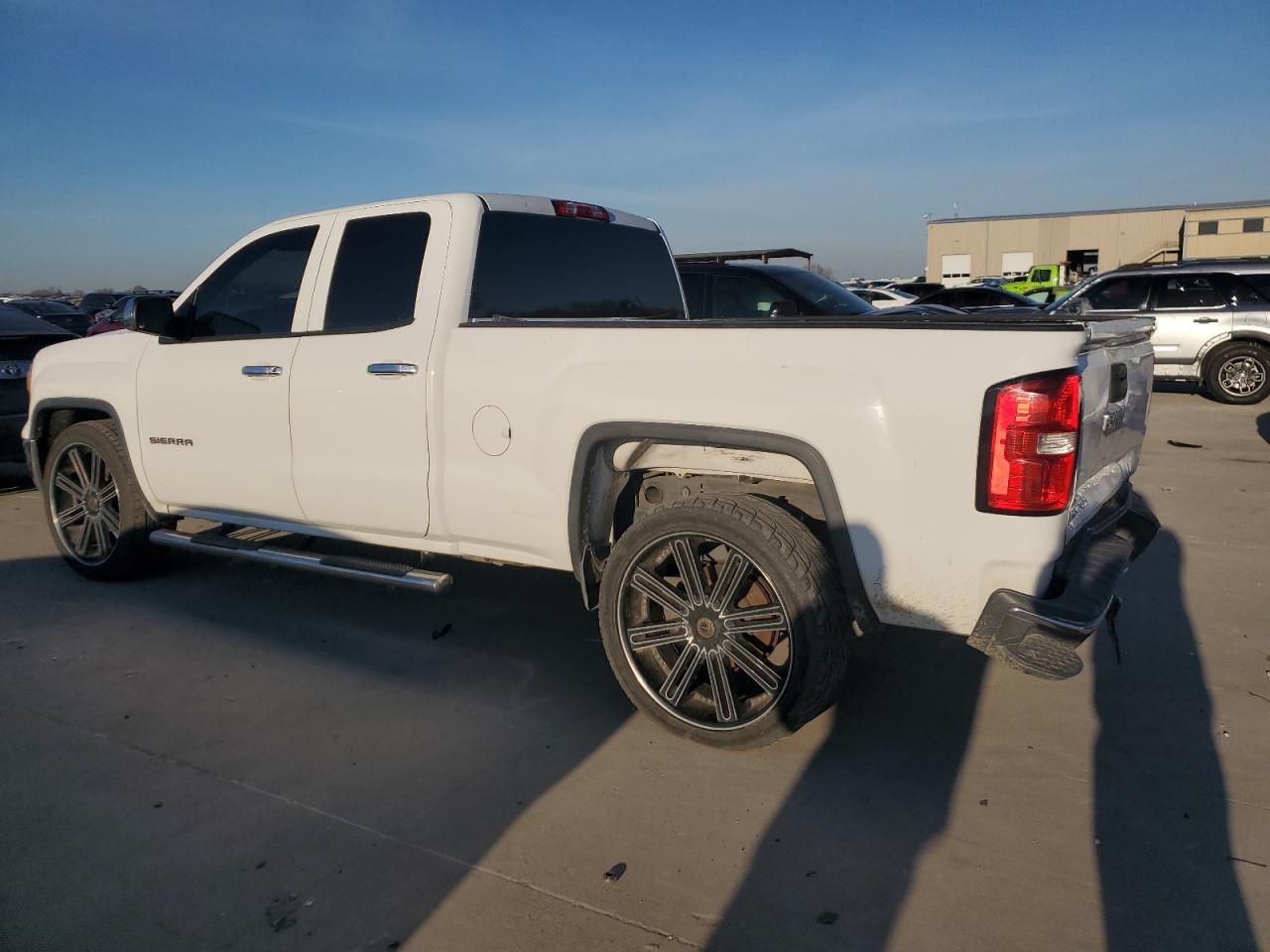 2015 GMC Sierra - Image 2