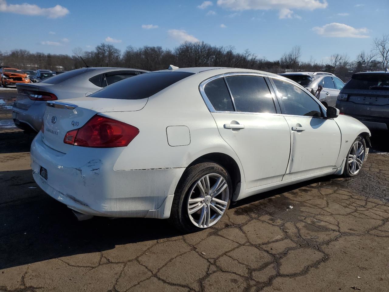 2015 Infiniti Q40 - Image 3