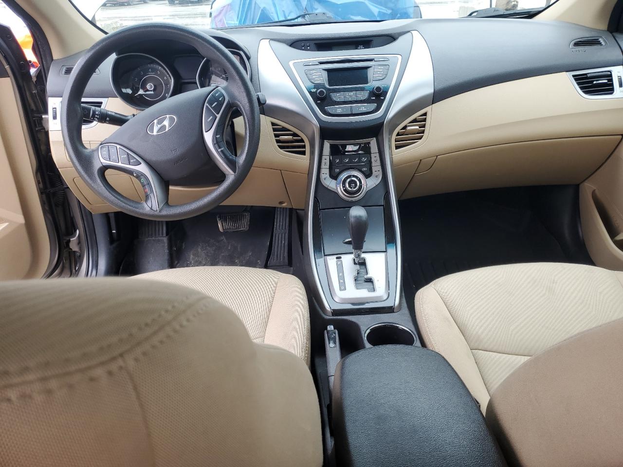 2013 Hyundai Elantra - Image 8
