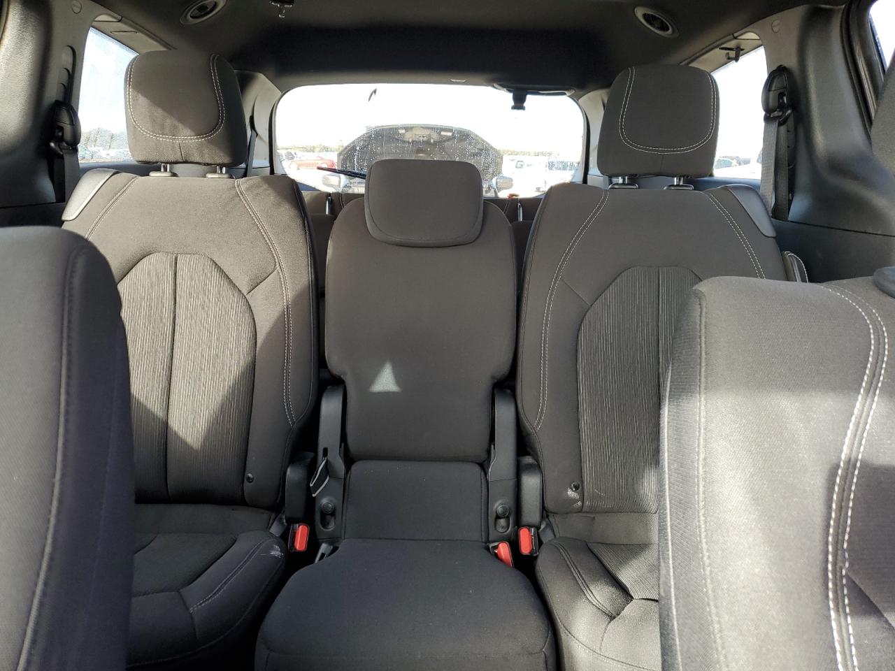 2019 Chrysler Pacifica - Image 10