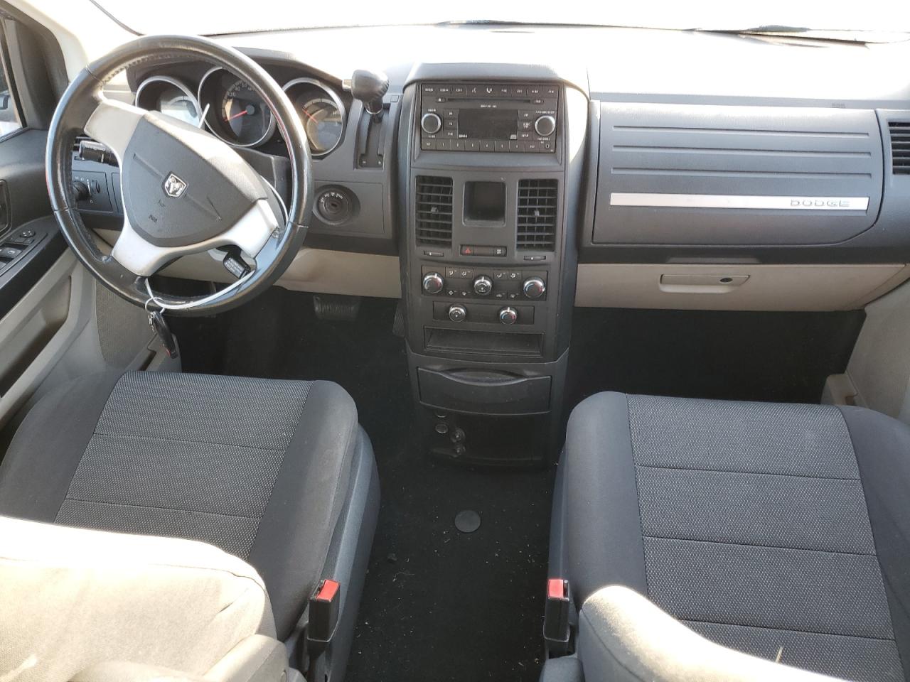 2008 Dodge Caravan - Image 8