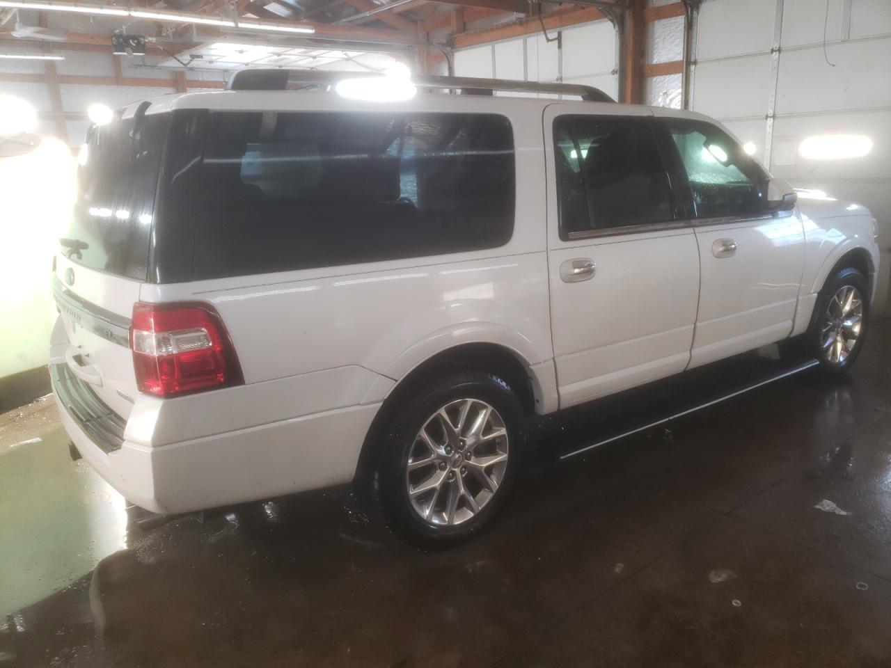 2015 Ford Expedition - Image 3