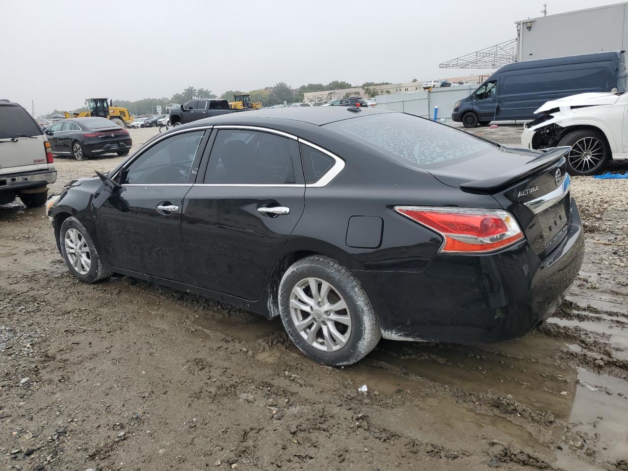 2015 Nissan Altima - Image 2