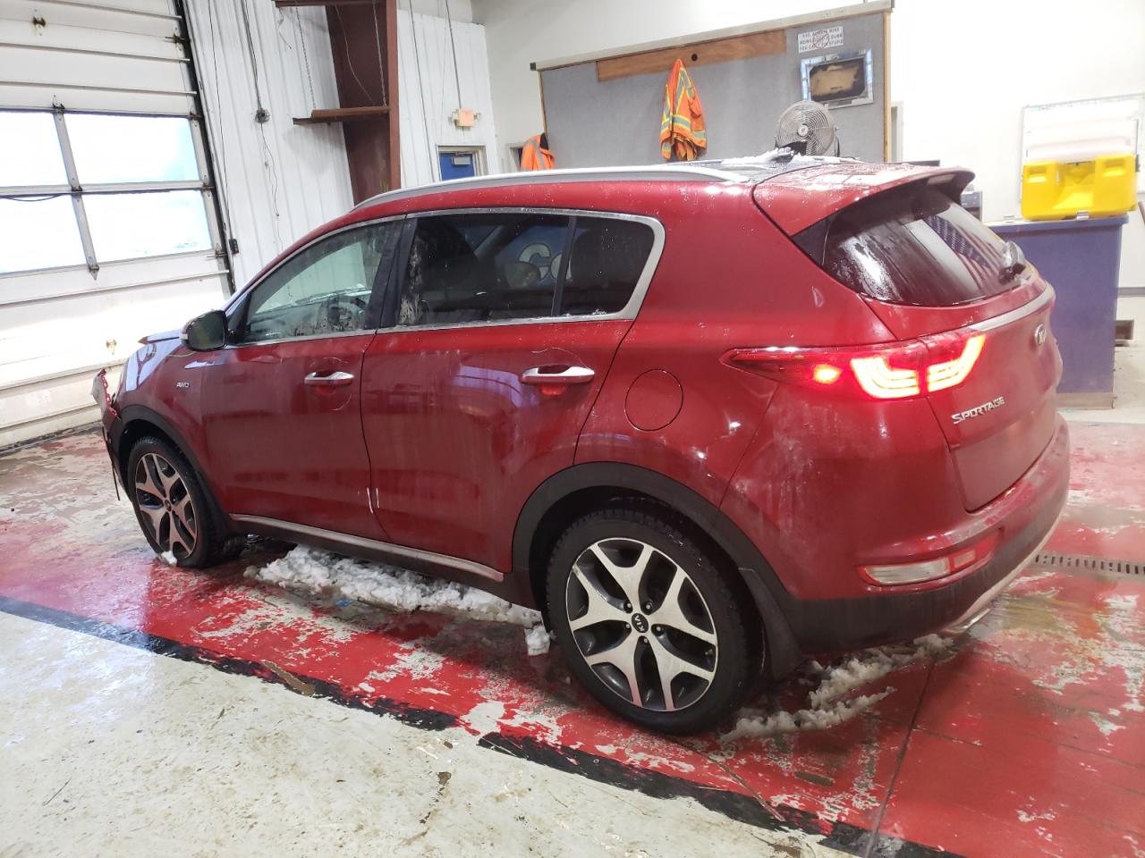 KNDPRCA65H7105239 2017 KIA SPORTAGE - Image 2