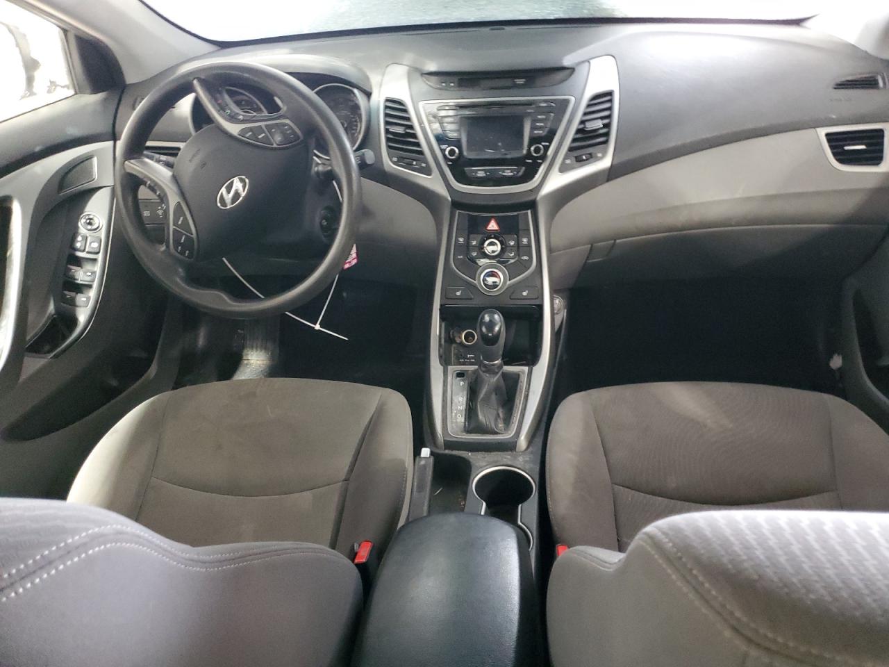 2014 Hyundai Elantra - Image 8