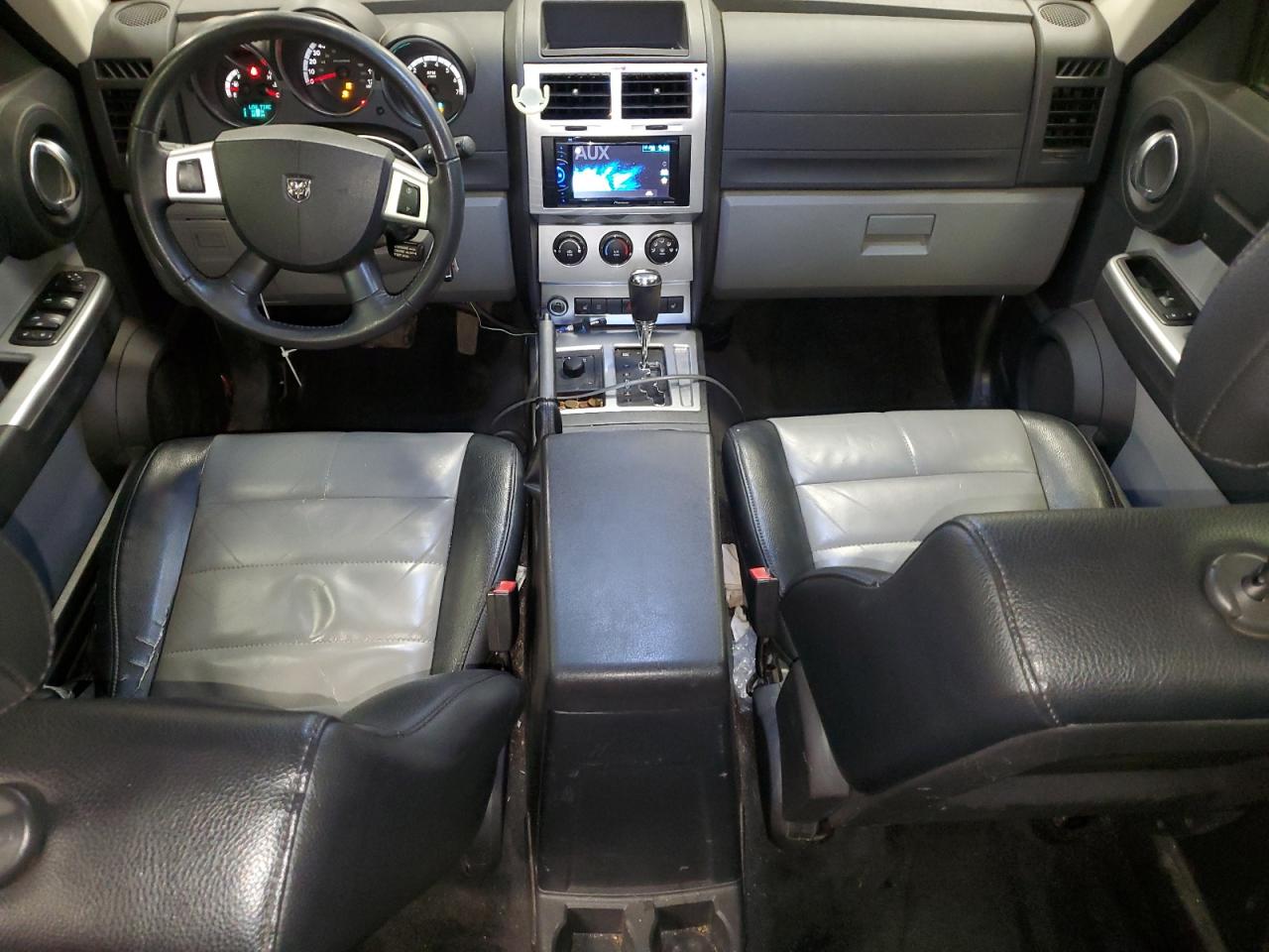 2010 Dodge Nitro - Image 8