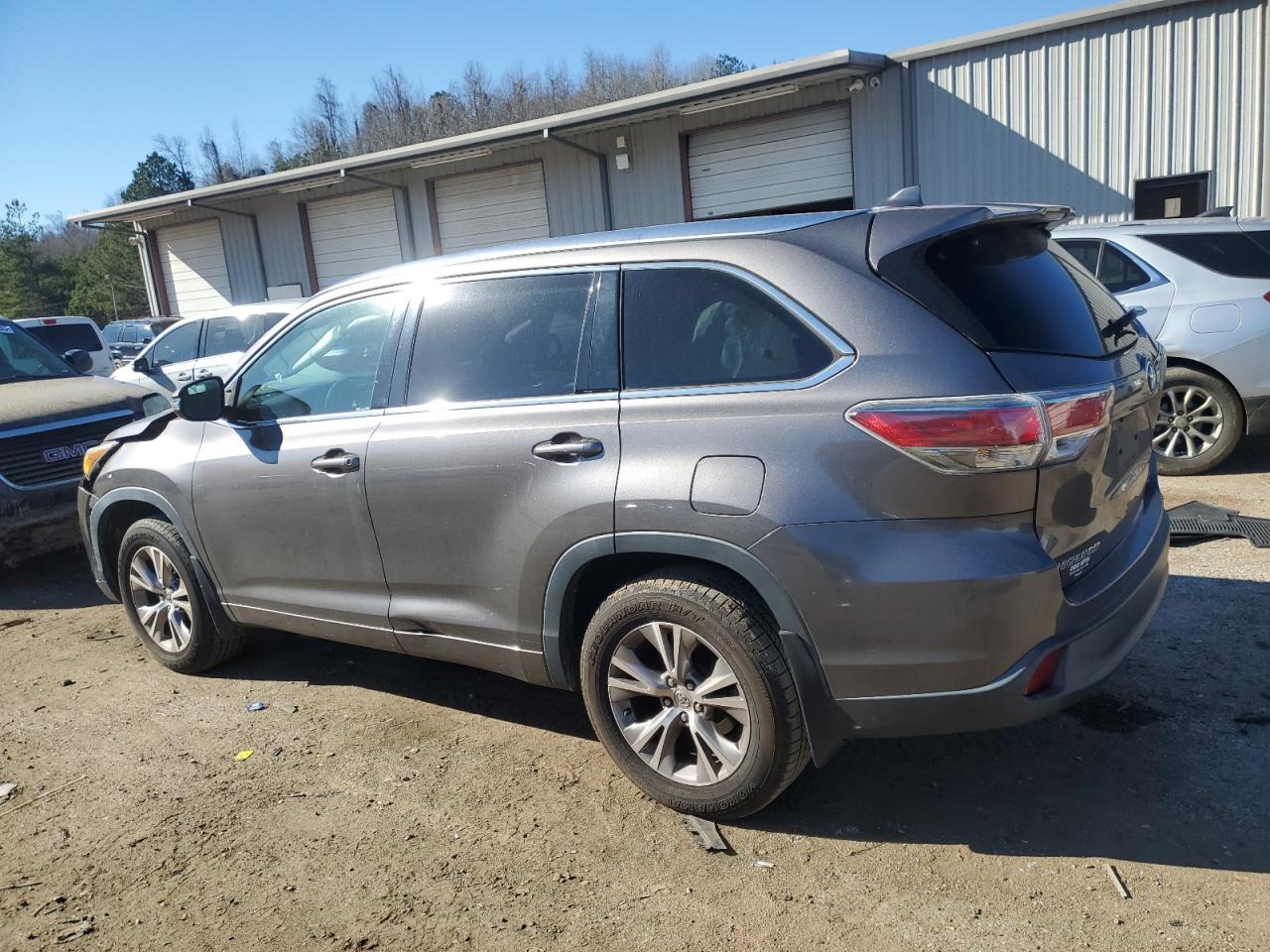2015 Toyota Highlander - Image 2