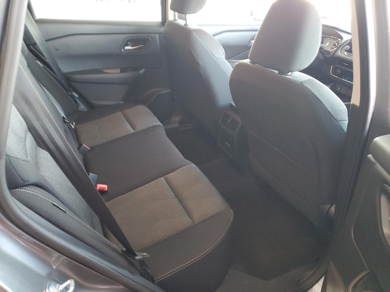 2024 Nissan Rogue - Image 11