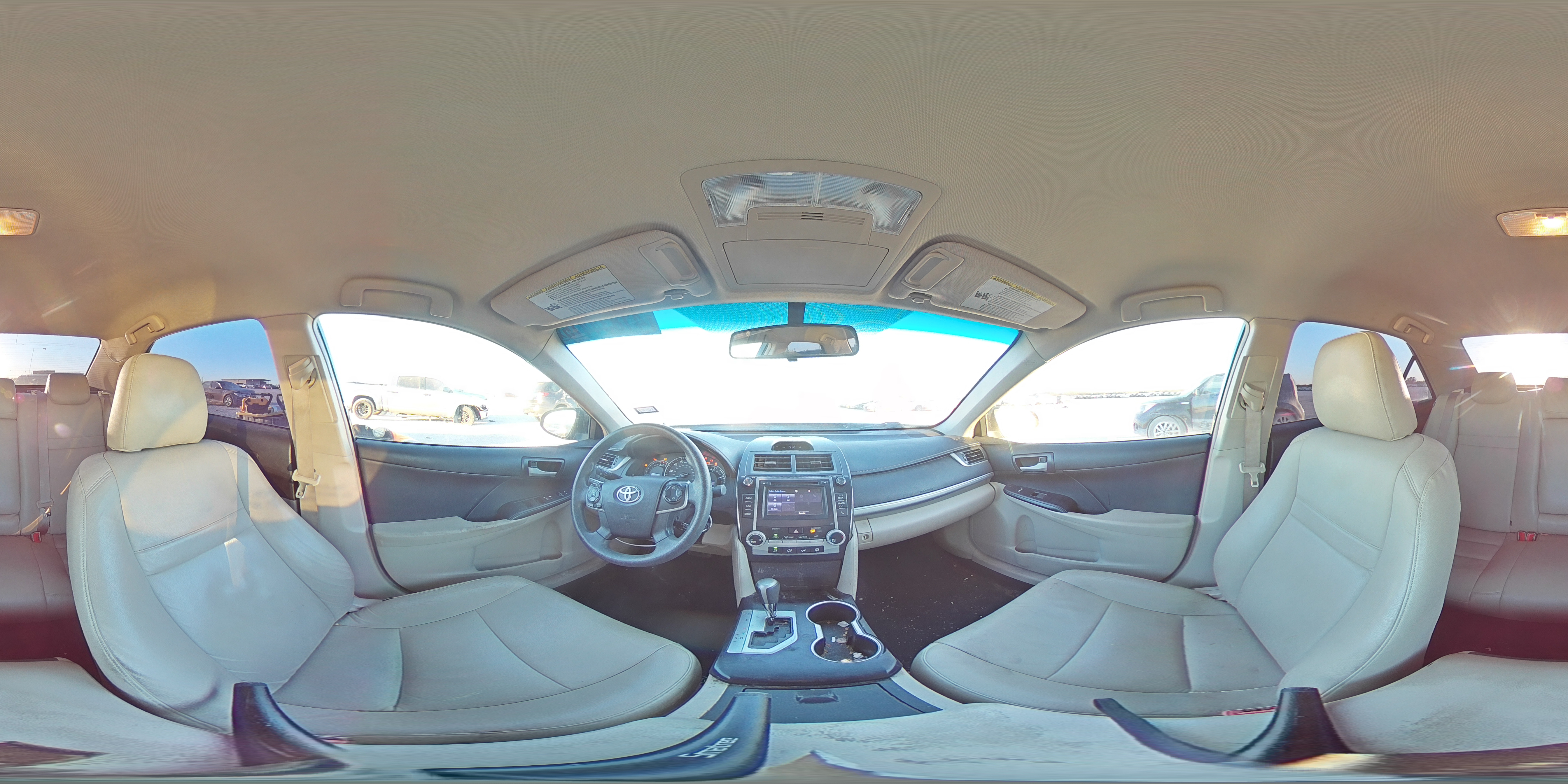 2014 Toyota Camry - Image 12