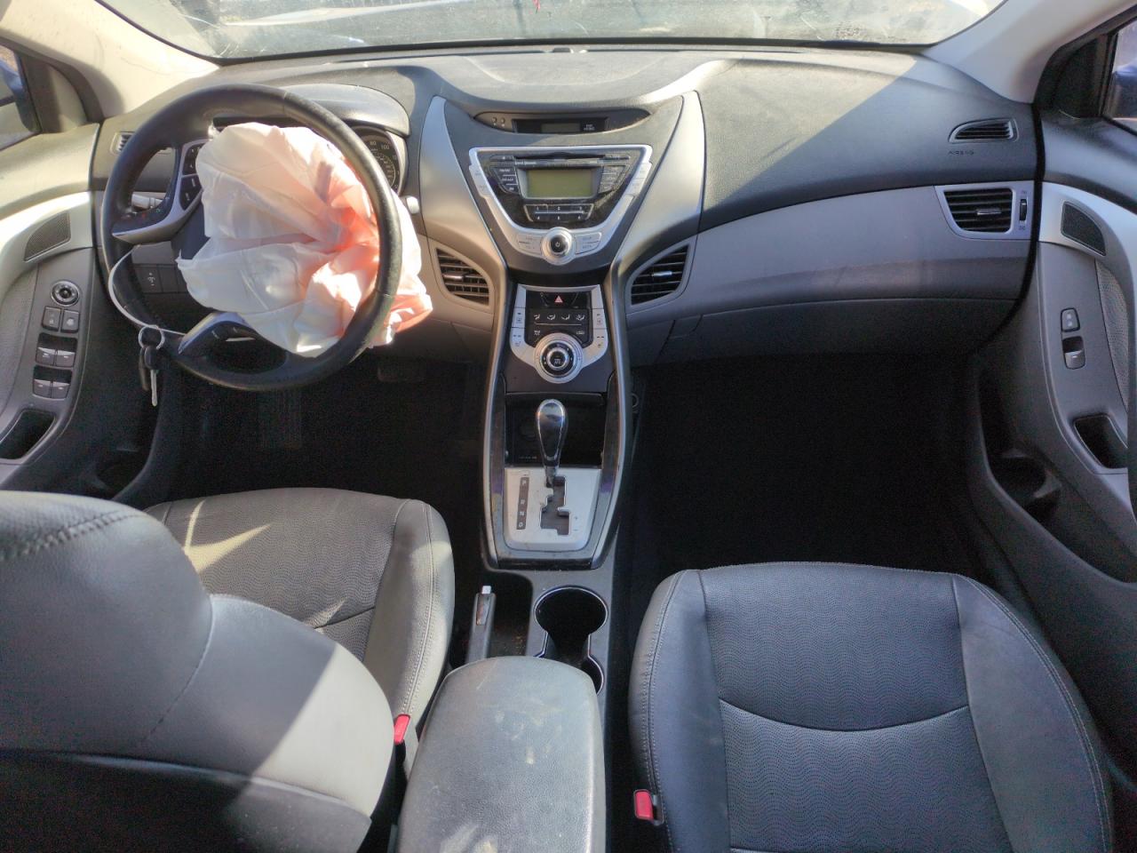 2012 Hyundai Elantra - Image 8