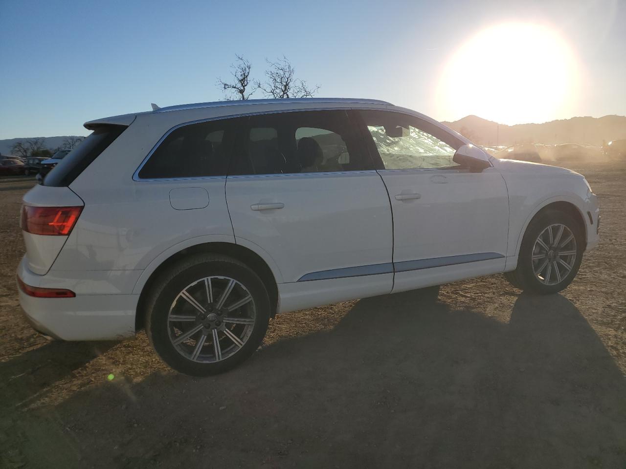 VIN WA1LHAF7XKD022612 2019 AUDI Q7 no.3