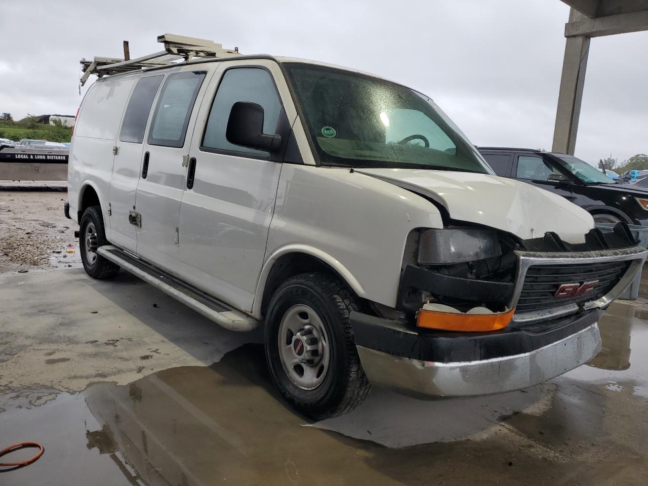 2014 GMC Savana - Image 4