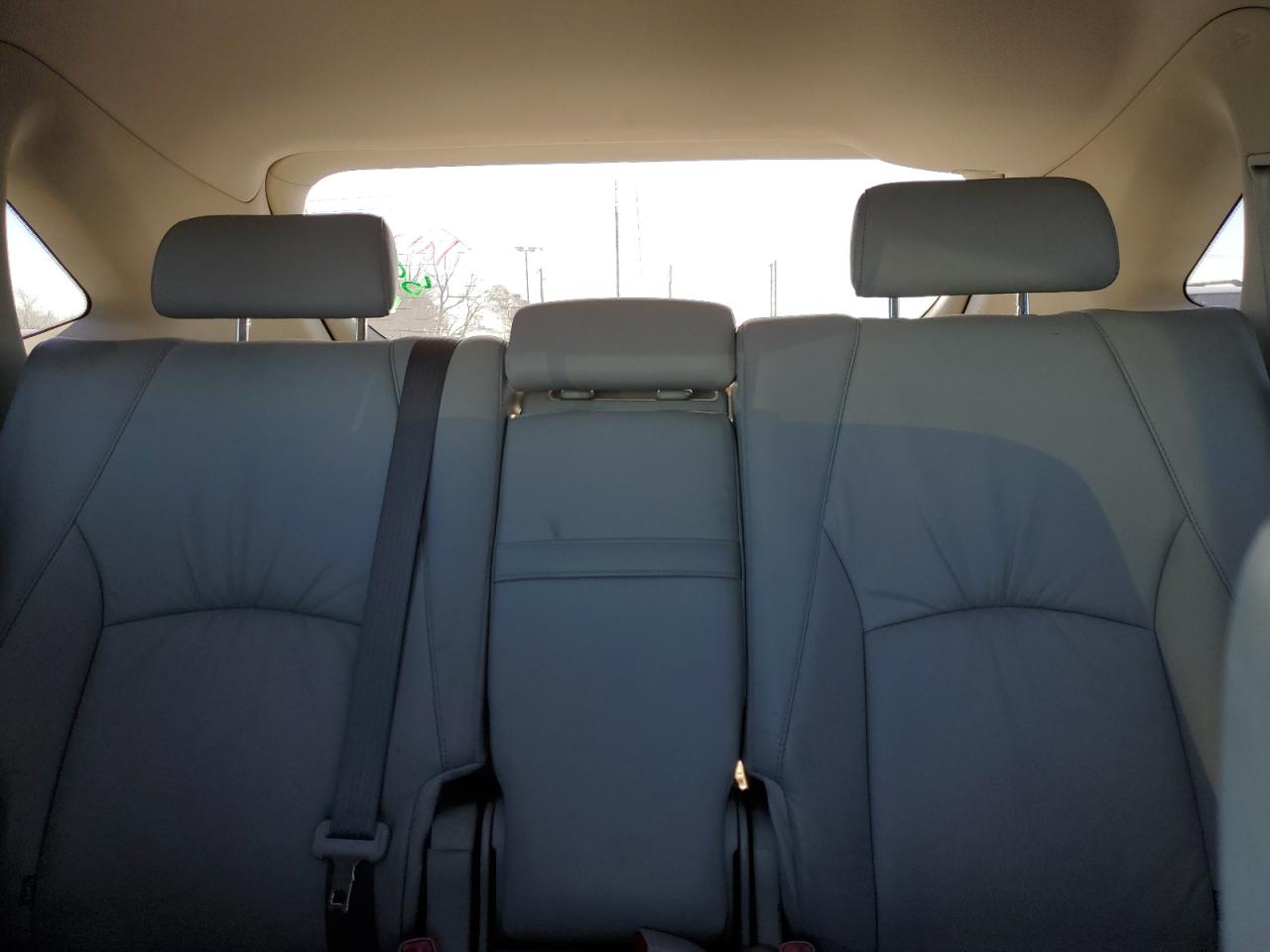 2004 Lexus RX - Image 10