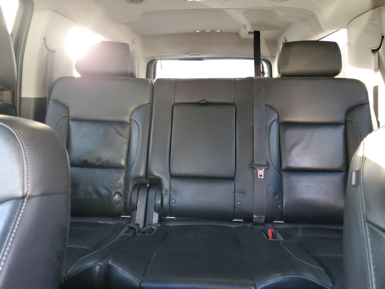2015 Chevrolet Suburban - Image 10