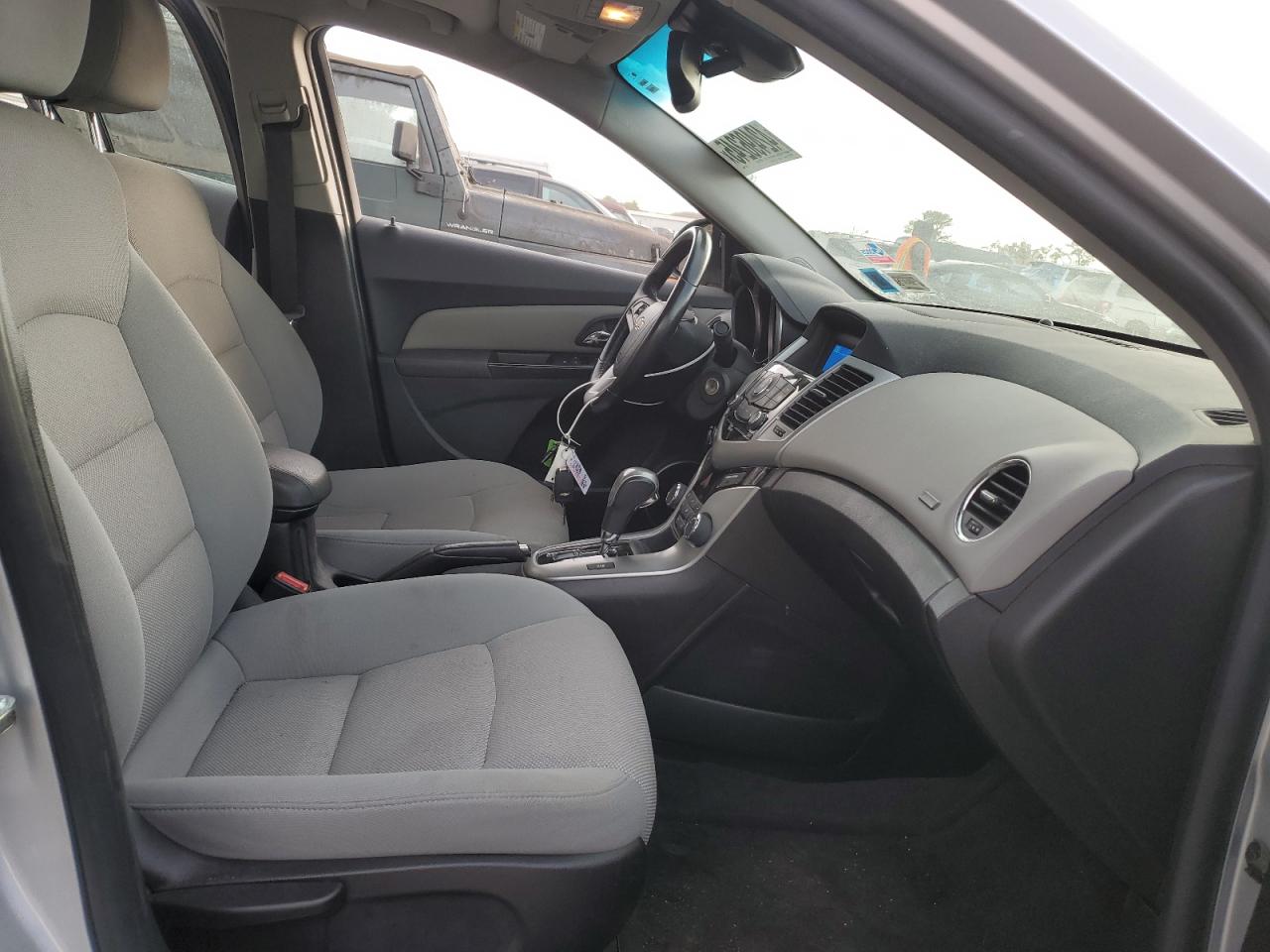 2014 Chevrolet Cruze - Image 7