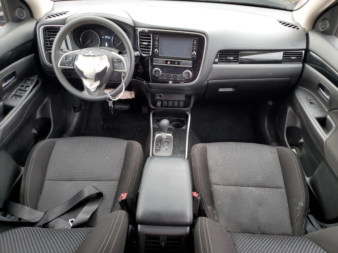 2019 Mitsubishi Outlander - Image 8