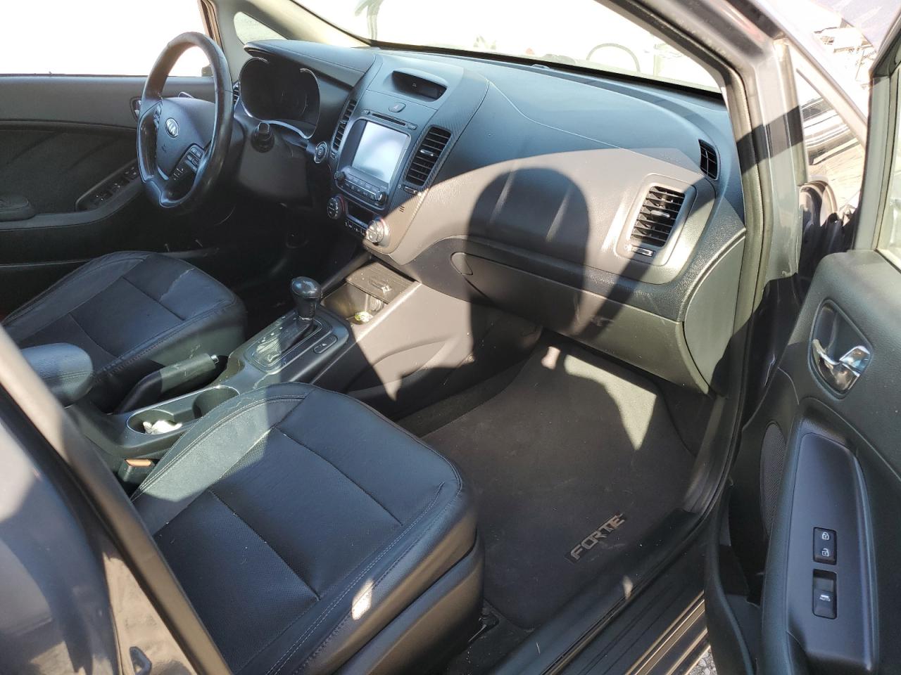 2016 Kia Forte - Image 8