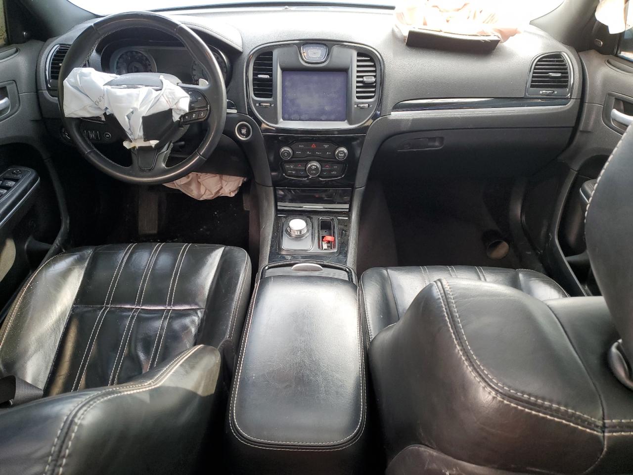 2018 Chrysler 300 - Image 8