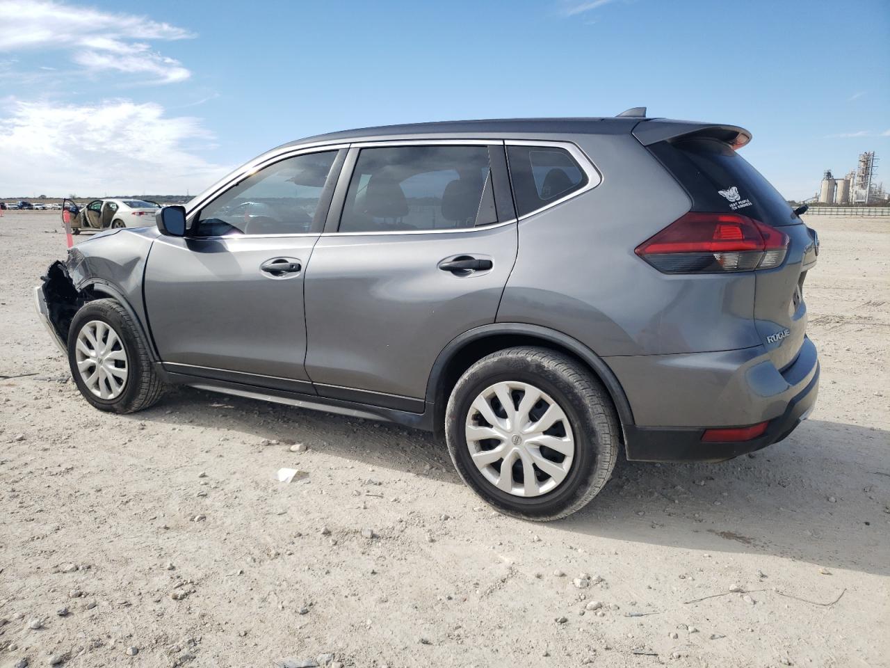 2020 Nissan Rogue - Image 2