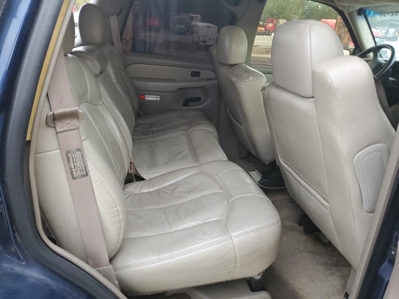 2001 Chevrolet Tahoe - Image 10