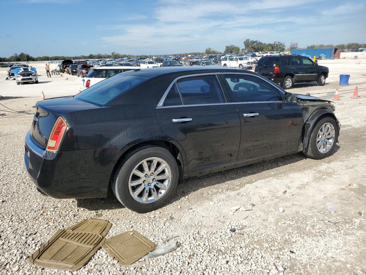 2011 Chrysler 300 - Image 3