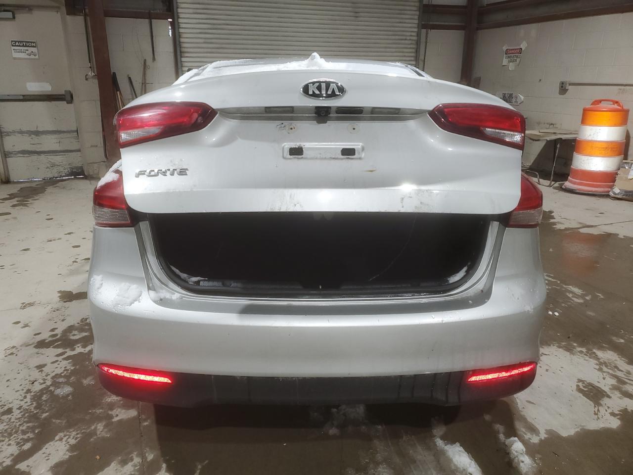 2018 Kia Forte - Image 6