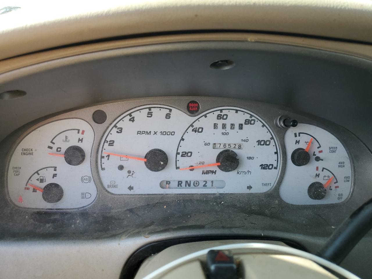 2003 Ford Explorer - Image 9