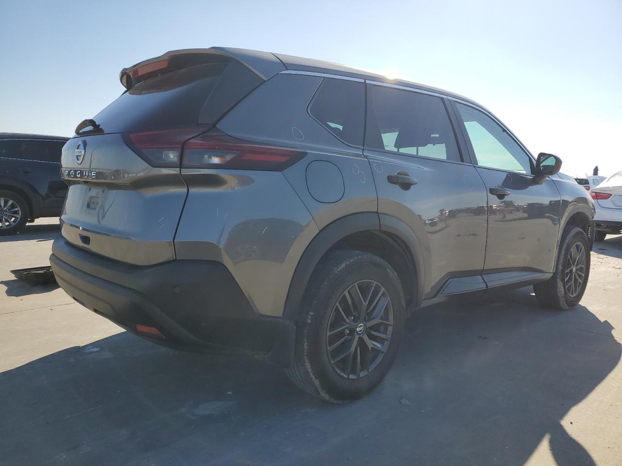 2021 Nissan Rogue - Image 3