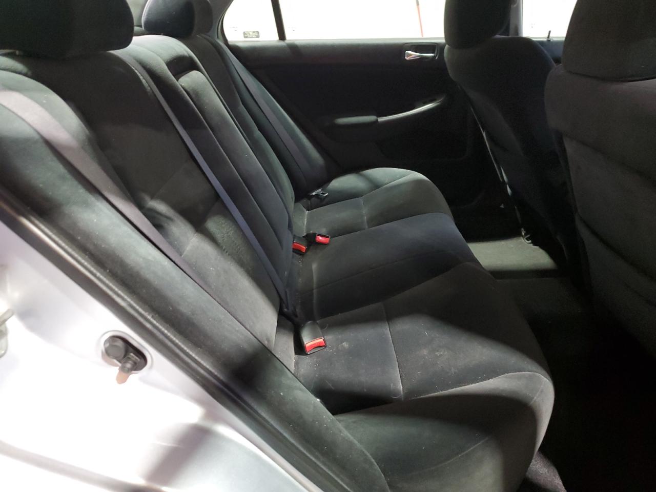 2005 Honda Accord - Image 10
