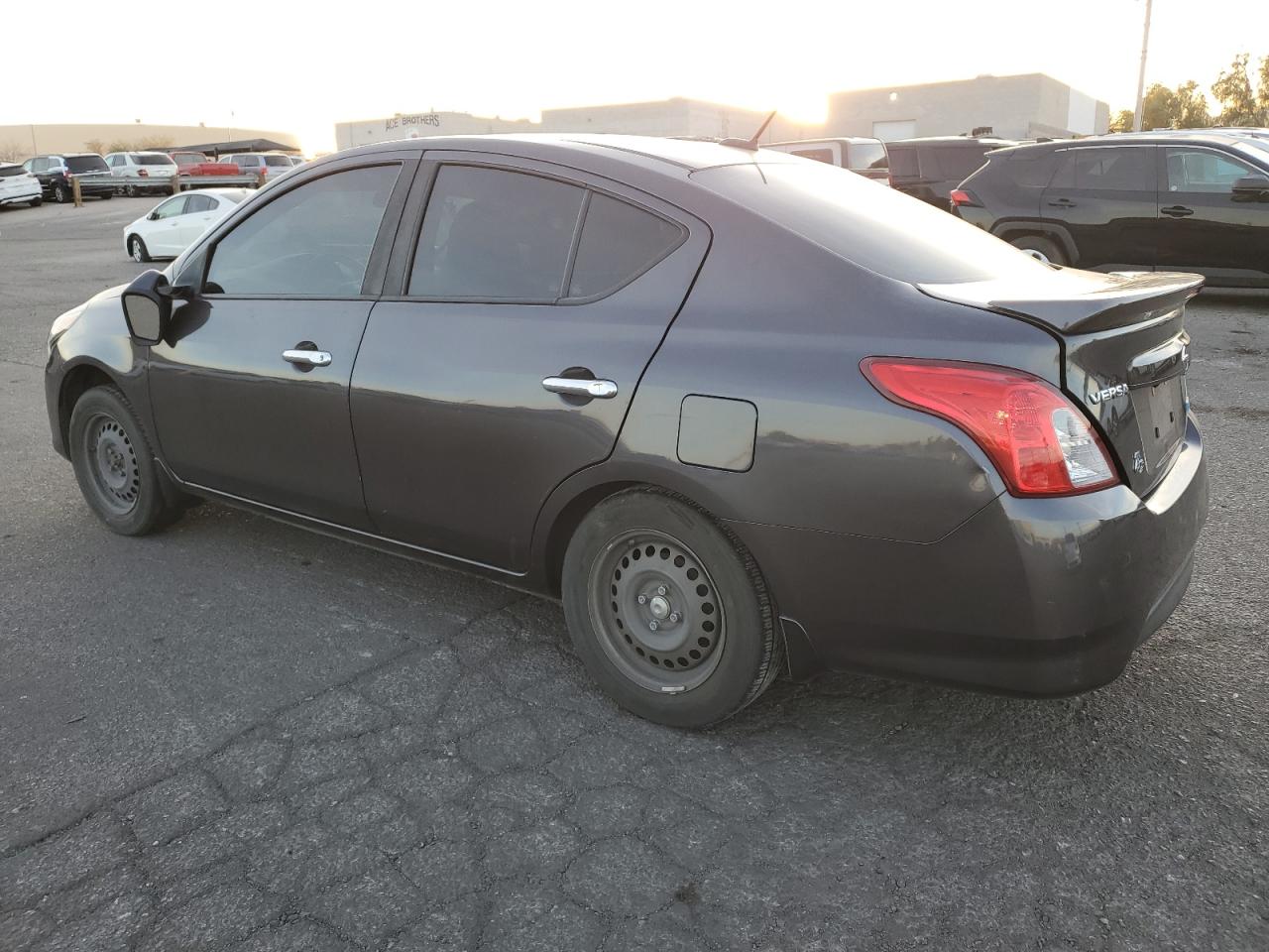 2015 Nissan Versa - Image 2