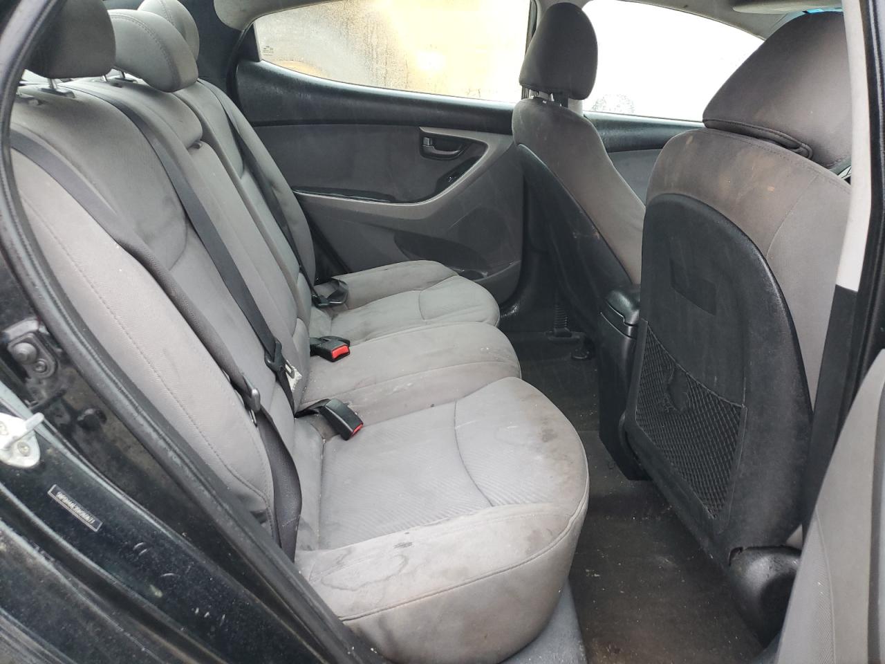 2013 Hyundai Elantra - Image 10