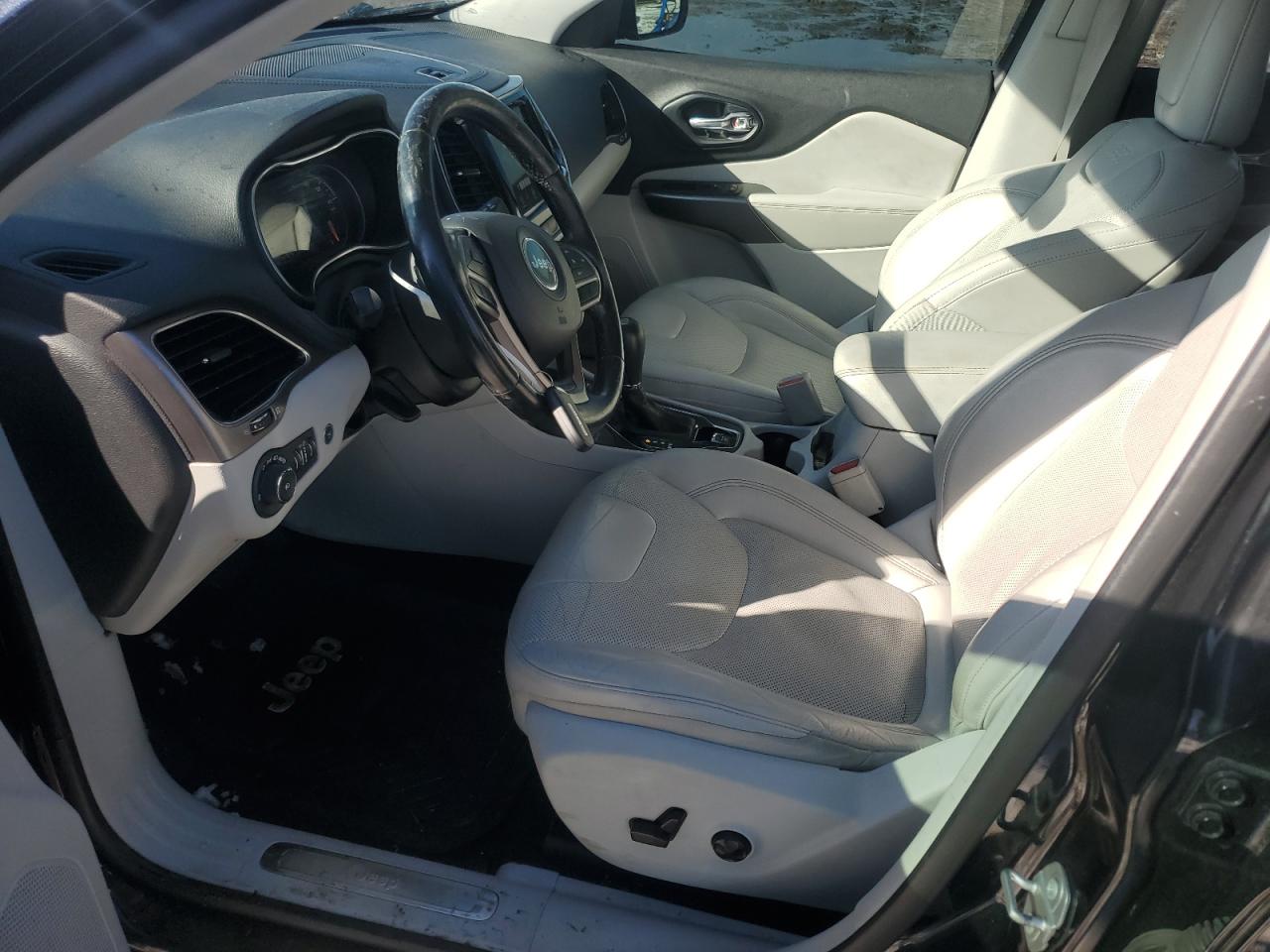 2020 Jeep Grand Cherokee - Image 7