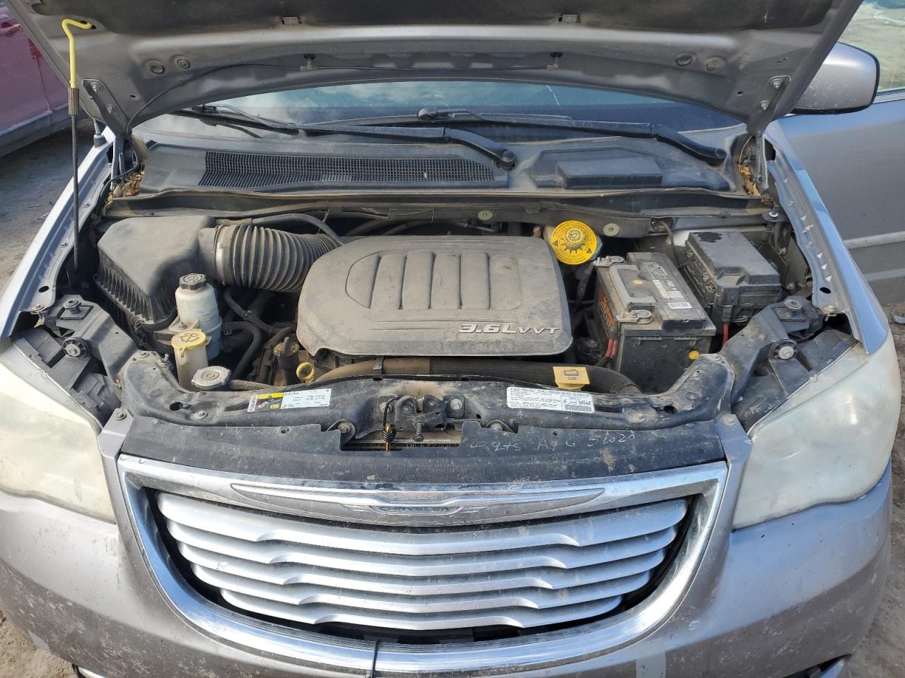 2013 Chrysler Town & Country - Image 12