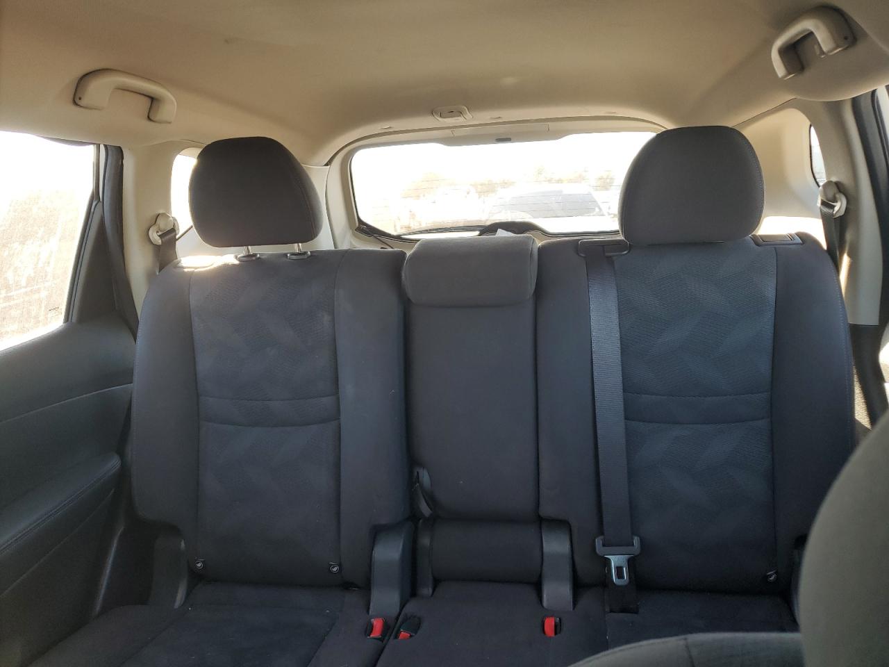 2015 Nissan Rogue - Image 10