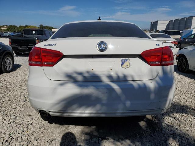 Sedans VOLKSWAGEN PASSAT 2012 White