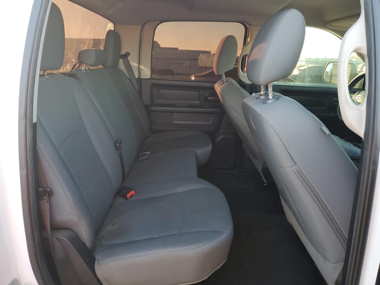 2016 RAM 1500 - Image 10