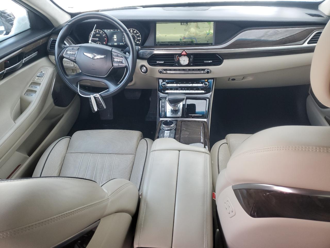 2017 Genesis G90 - Image 8