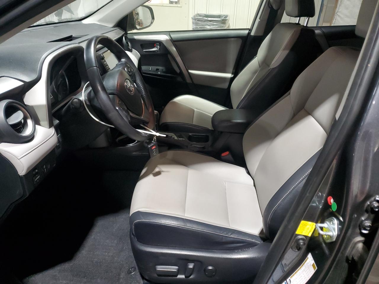 2017 Toyota RAV 4 - Image 7
